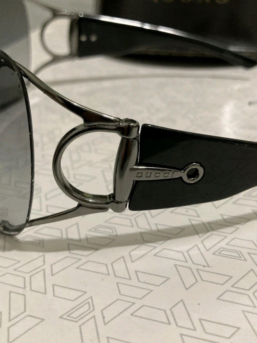 Gucci Black Frame Sunglasses with Gray Gradient Lenses and Logo Case - Picture 4 of 8